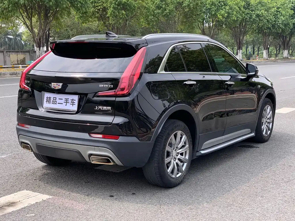 Cadillac XT4 28 T 2 WD Leading