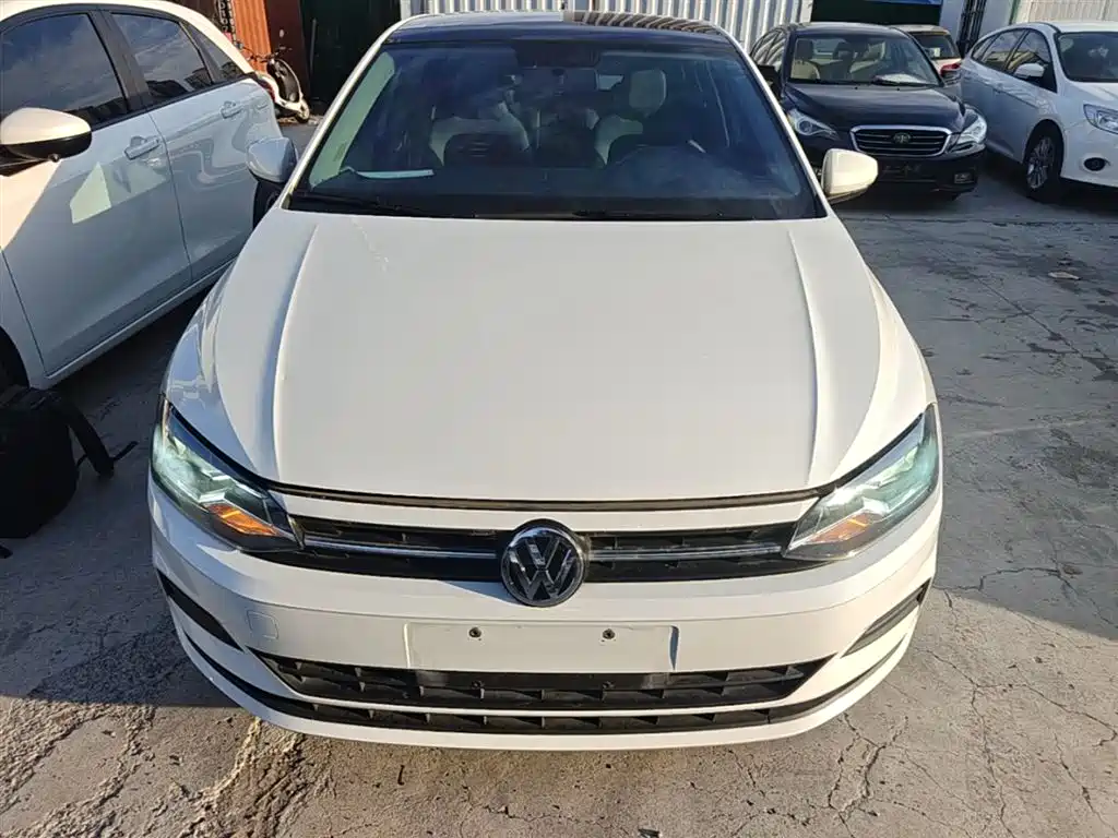 Polo Plus 1.5 L Auto Colorful Tech
