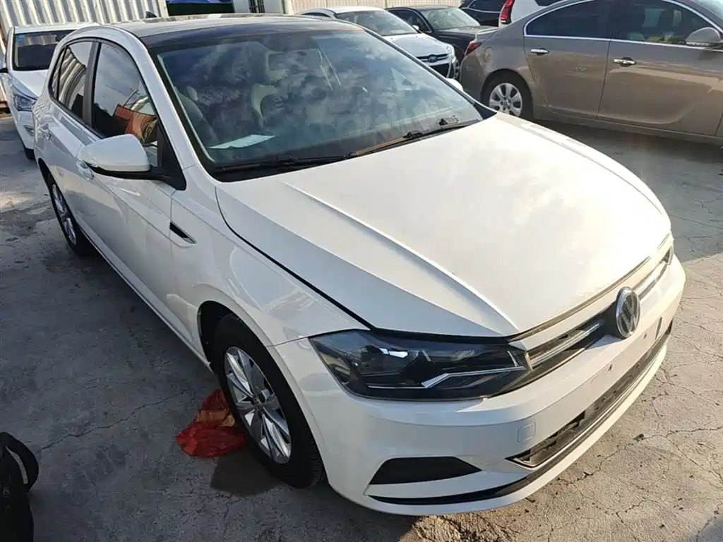 Polo Plus 1.5 L Auto Colorful Tech