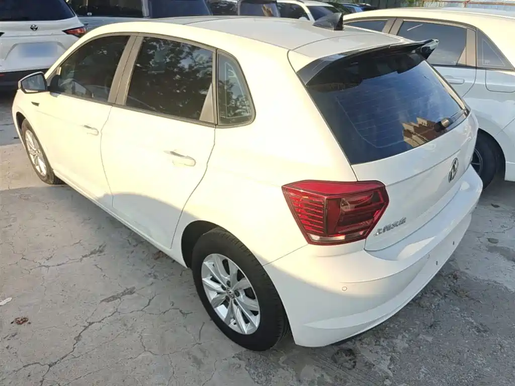 Polo Plus 1.5 L Auto Colorful Tech