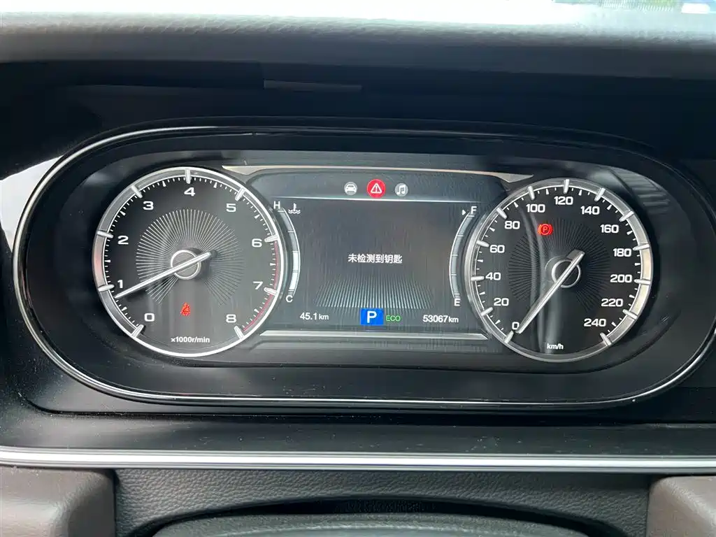 GAC Trumpchi M6 270 T DCT Luxury (6-seat) CN-VI
