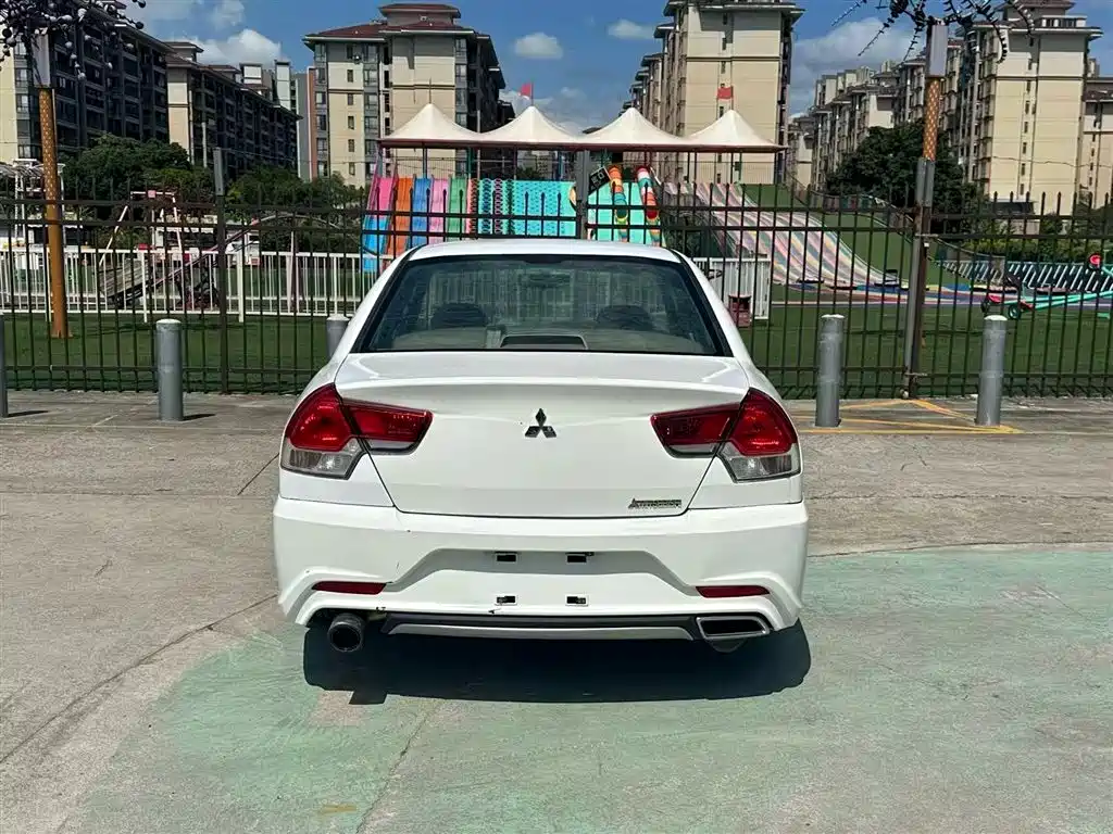 V3 Lingyue 1.5 L Manual Elegance