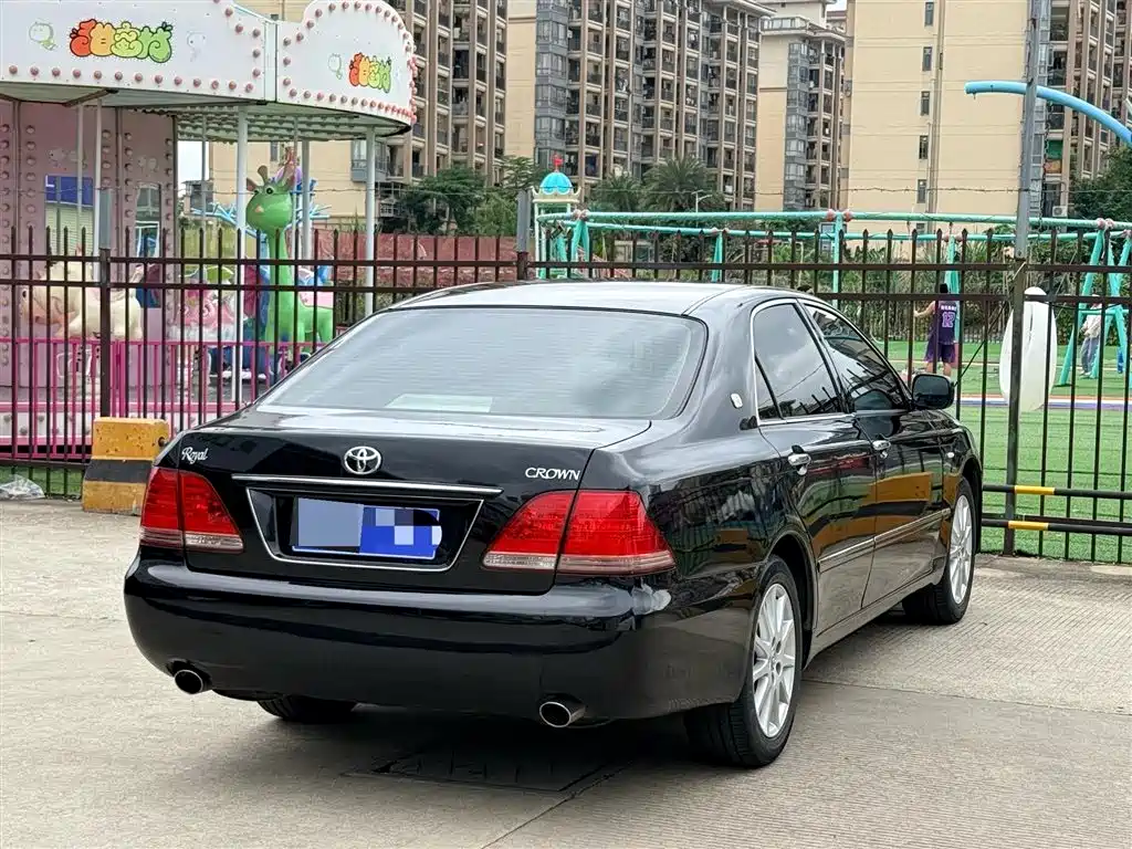 Crown 2.5 L Royal Leather