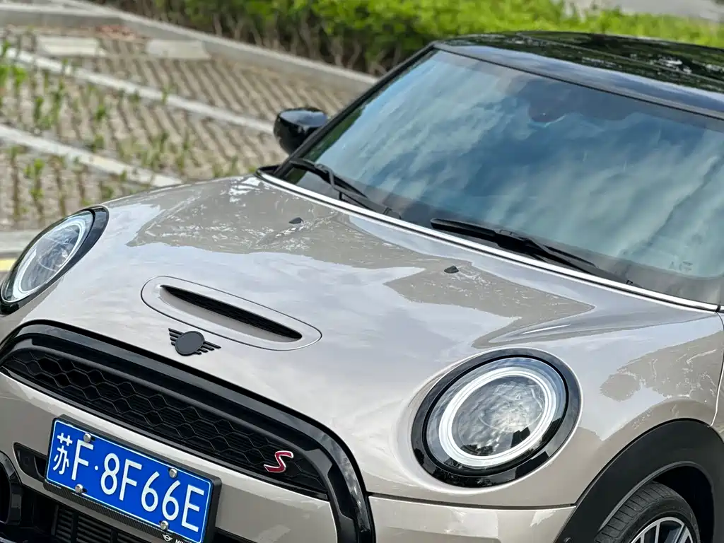 MINI Facelift 2.0 T COOPER S Artist