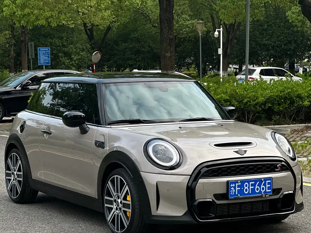 MINI Facelift 2.0 T COOPER S Artist