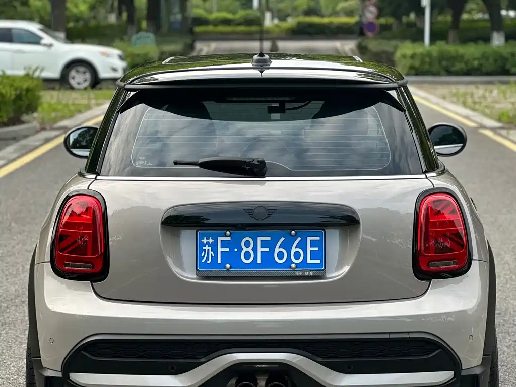 MINI Facelift 2.0 T COOPER S Artist