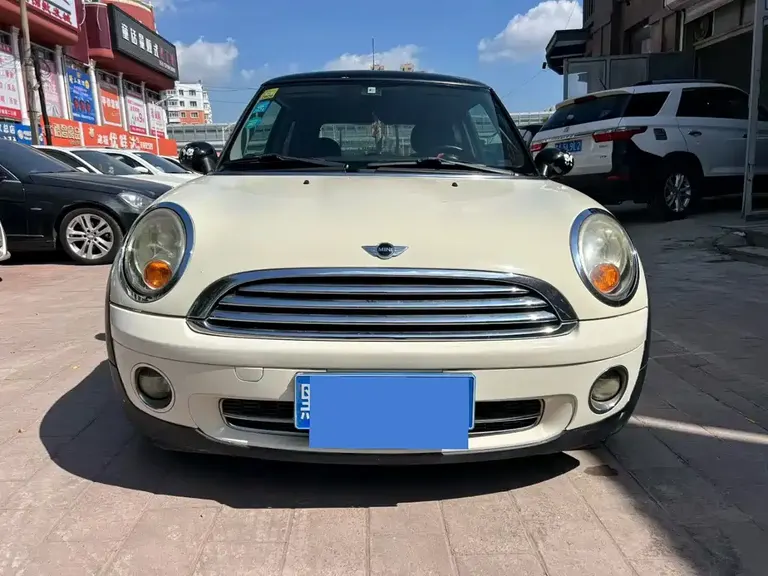 MINI 1.6 L COOPER Fun