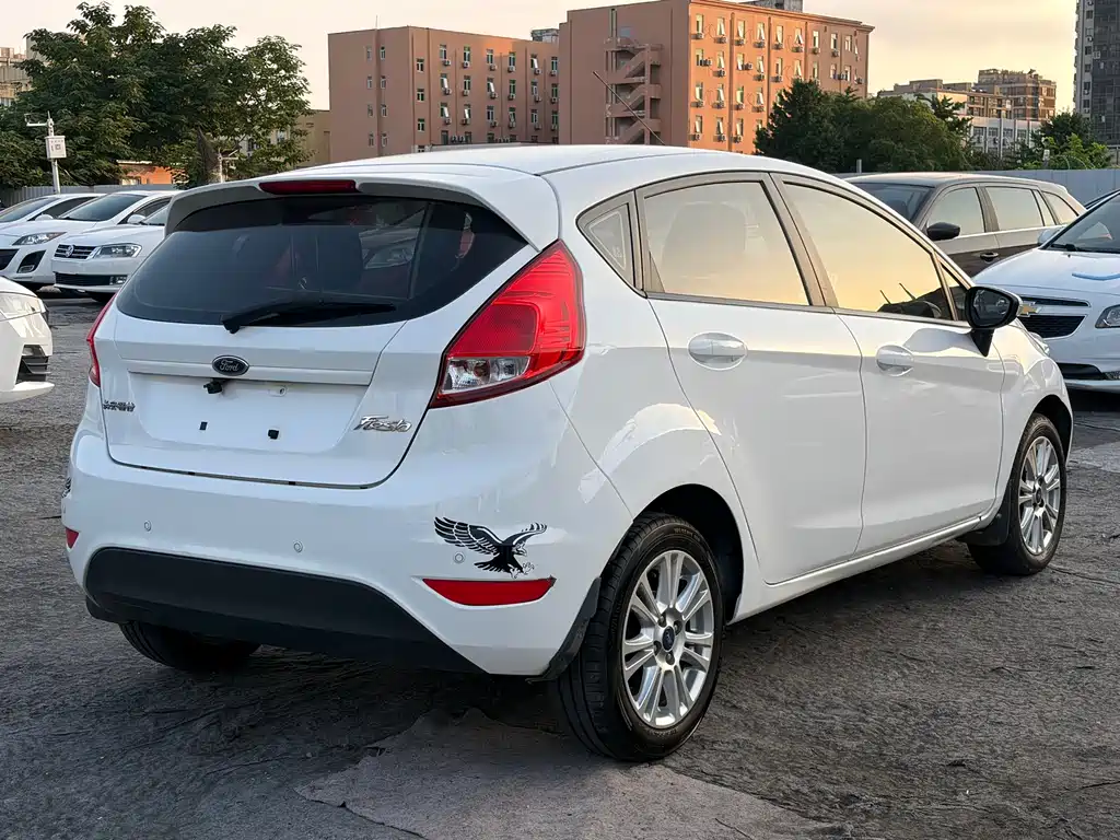 Fiesta Hatchback 1.5 L Auto Fashion