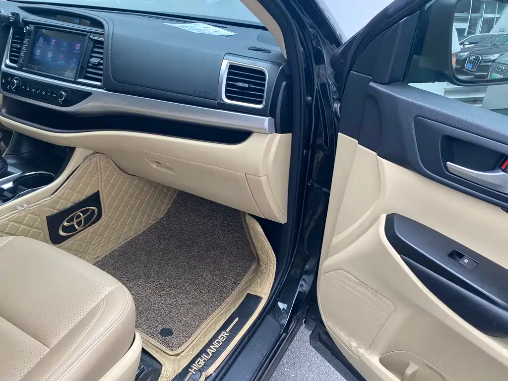 Highlander 2.0 T 2 WD Elite 5-seat CN-VI