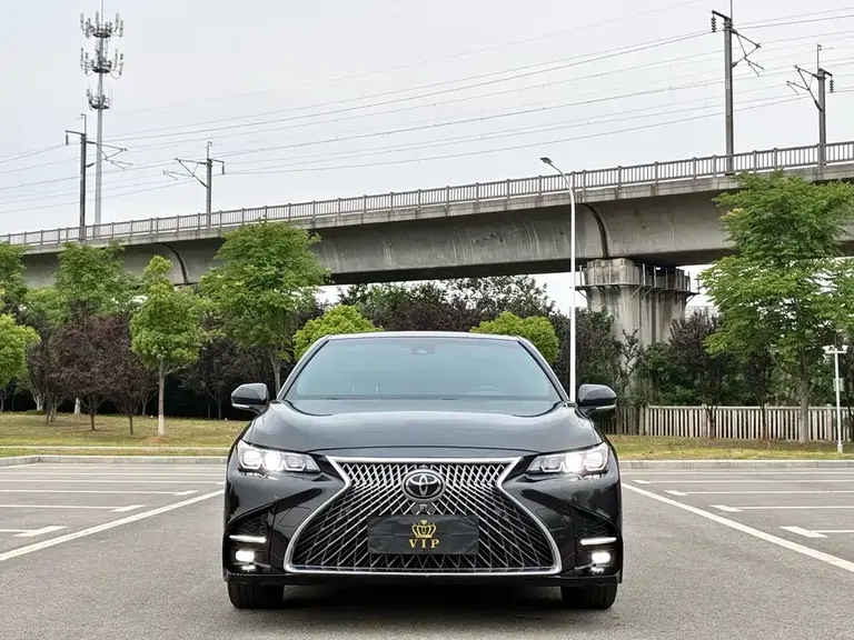 Toyota Avalon 2.0 L Luxury CN-VI