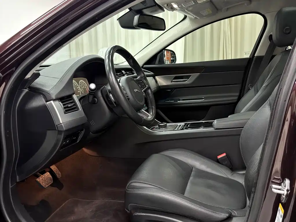 Jaguar XFL XFL 2.0 T 250 PS Premium