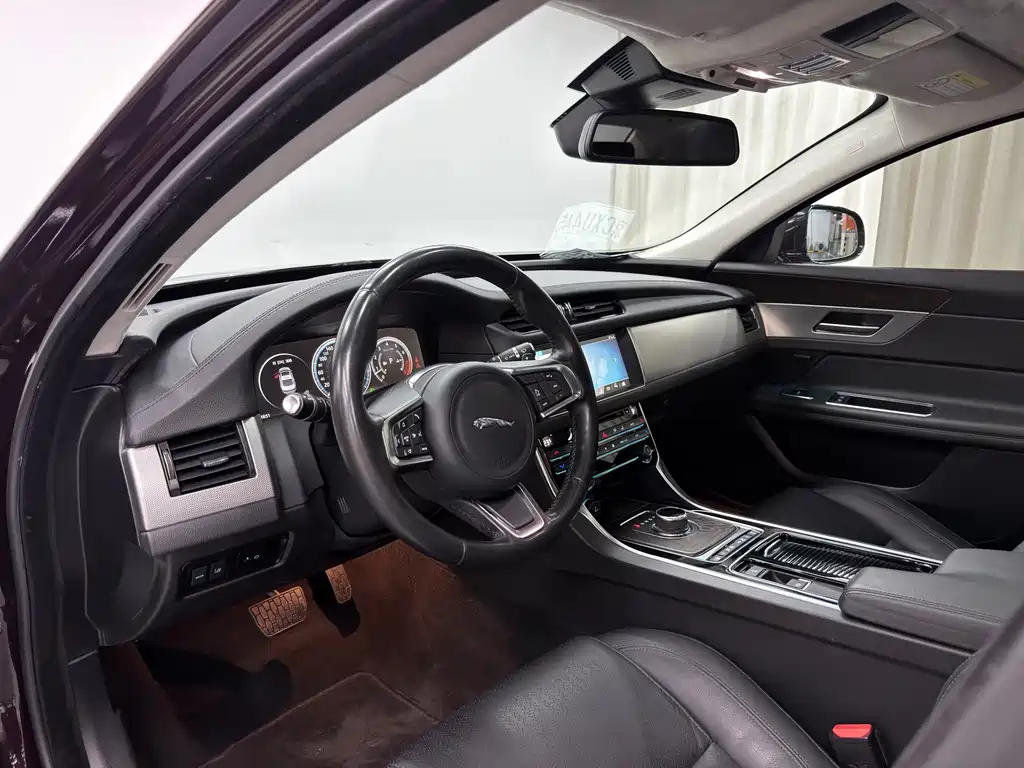 Jaguar XFL XFL 2.0 T 250 PS Premium