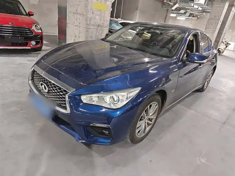 Infiniti Q50 L 2.0 T Comfort CN-VI