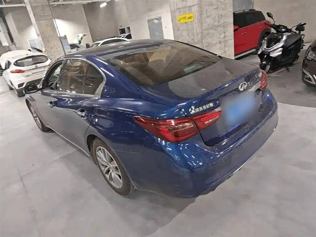 Infiniti Q50 L 2.0 T Comfort CN-VI