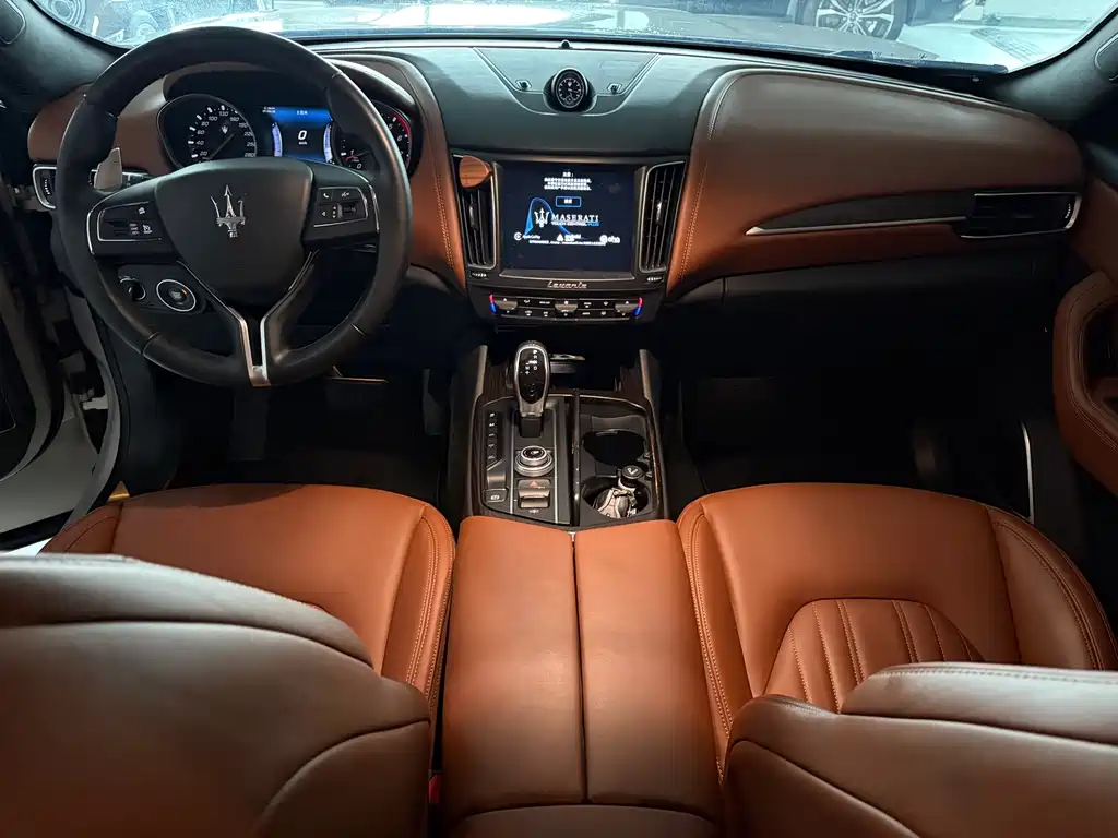 Levante 3.0 T Standard