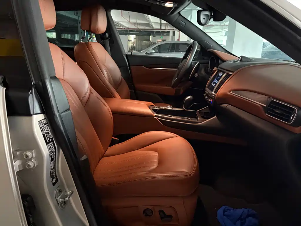 Levante 3.0 T Standard