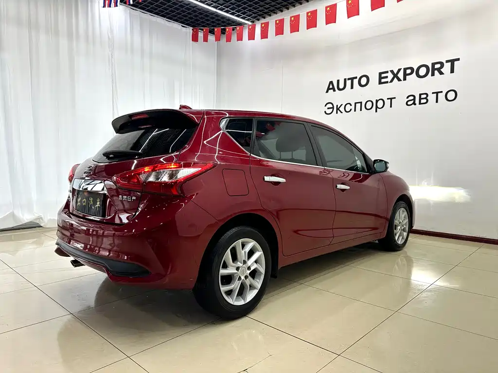 Tiida 1.6 L CVT Smart Travel