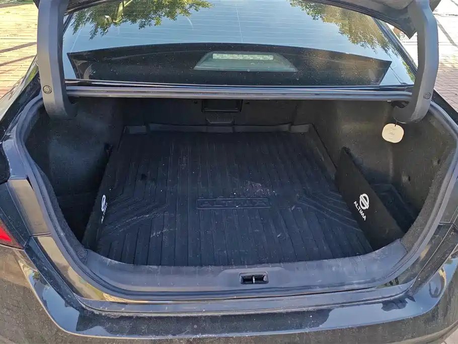 Teana 2.0 L XL Comfort
