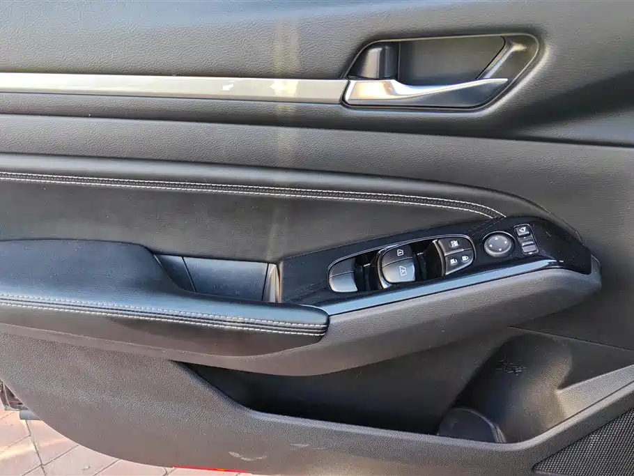 Teana 2.0 L XL Comfort