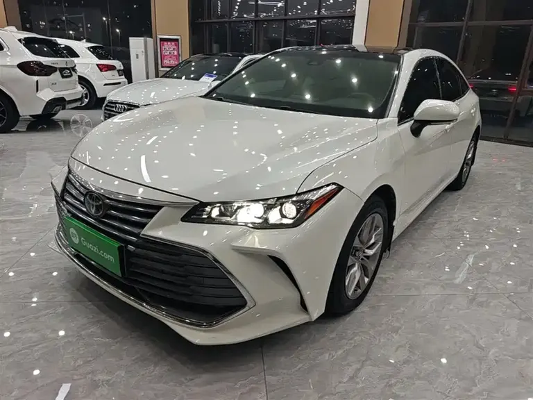 Toyota Avalon 2.5 L Progressive CN-VI