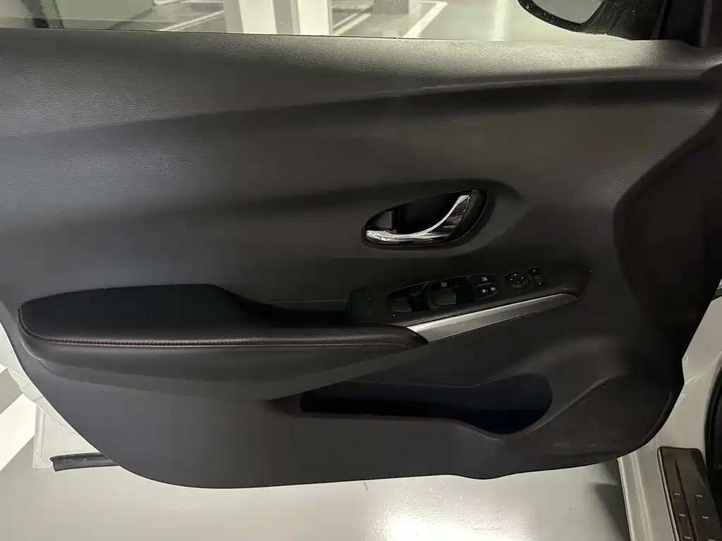 Lannia 1.6 L CVT Cool
