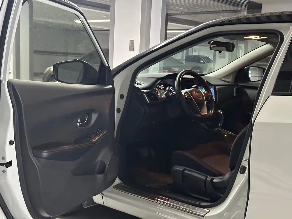 Lannia 1.6 L CVT Cool