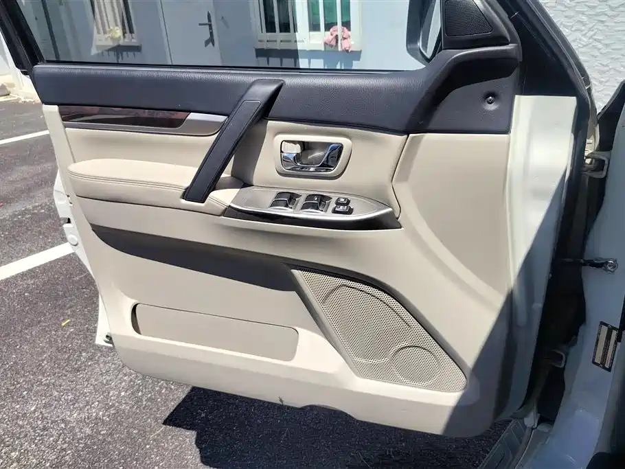 Pajero (Import) 3.8 L Auto