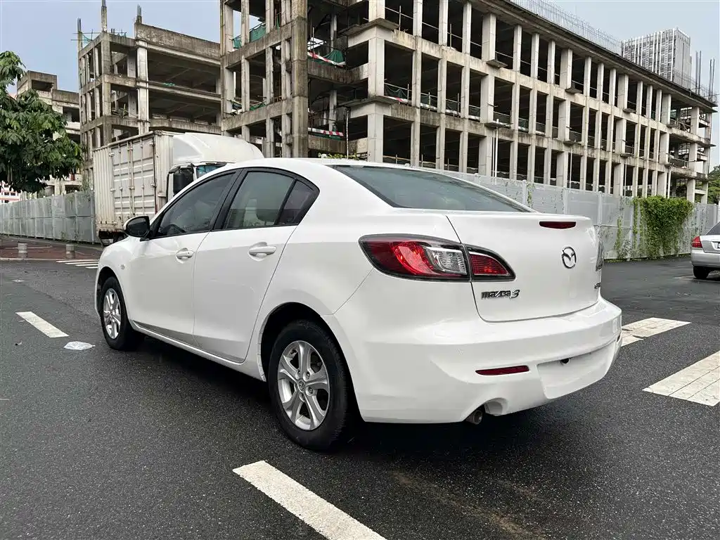 Mazda 3 Star 马自达3星骋 2015款 三厢 1.6 L 自动舒适型