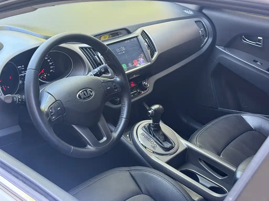 Sportage 2.0 L Auto 2 WD DLX