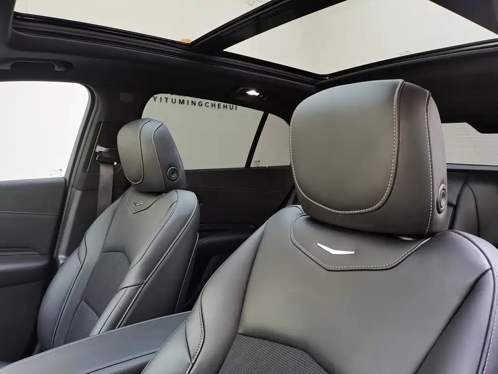 Cadillac XT4 28 T 2 WD Leading
