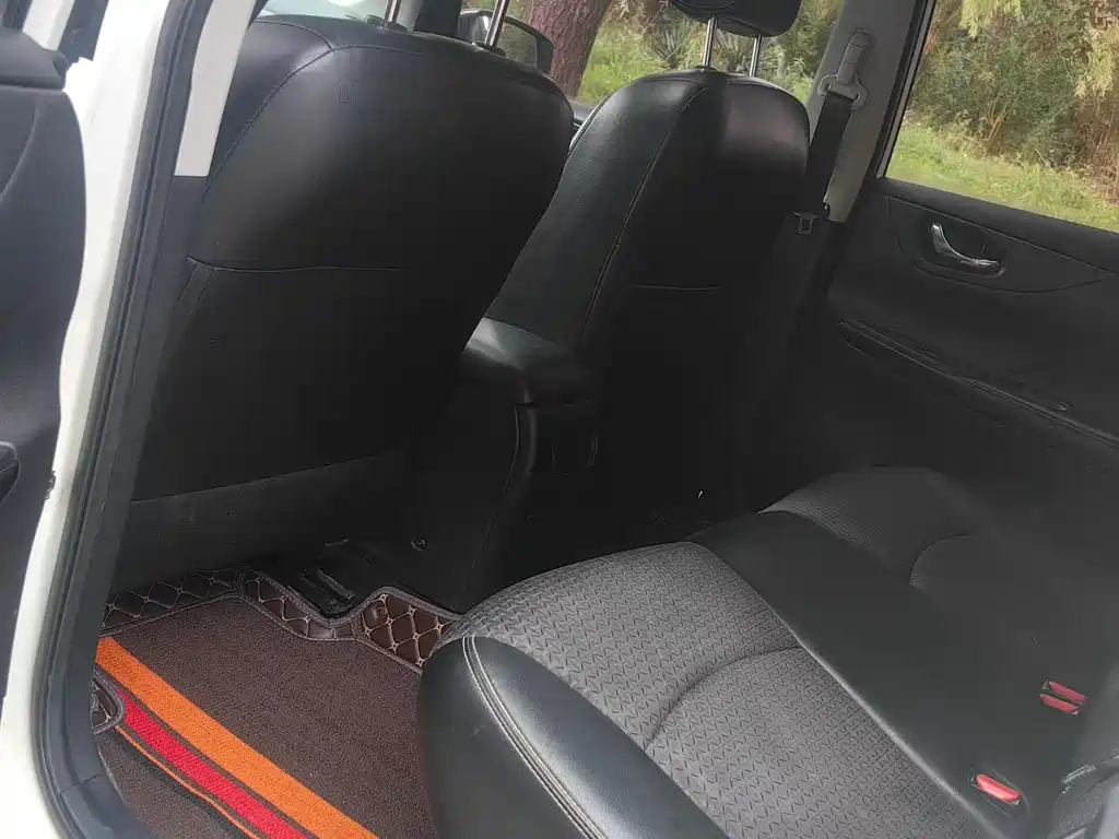 Tiida 1.6 L CVT Smart Travel