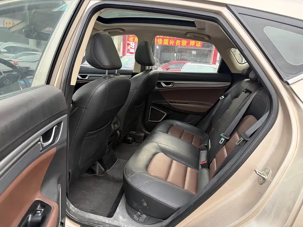 Emgrand GS Sport 1.4 T Auto Premium Style