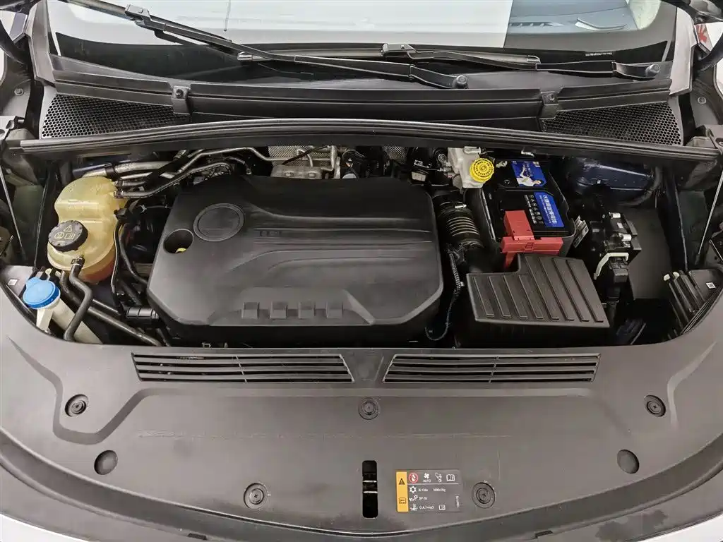 Roewe iMAX8 400 TGI Supreme Series Honored