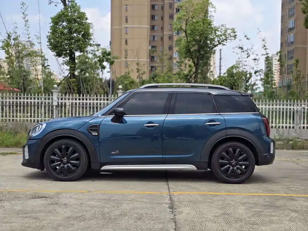 MINI COUNTRYMAN 1.5 T COOPER ALL4 Connoisseur