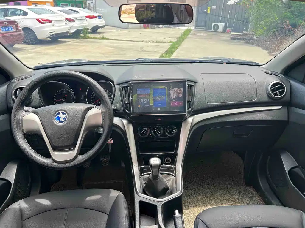 Venucia T70 1.6 L Manual Wise Travel