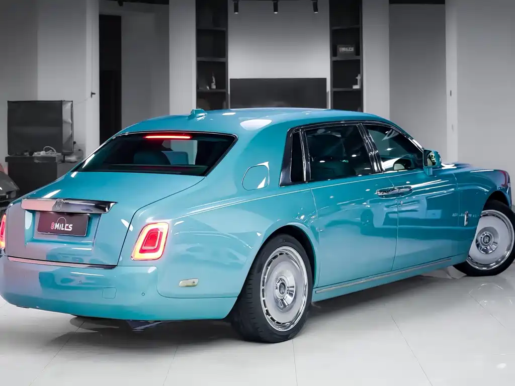 Phantom 6.7 T LWB Range