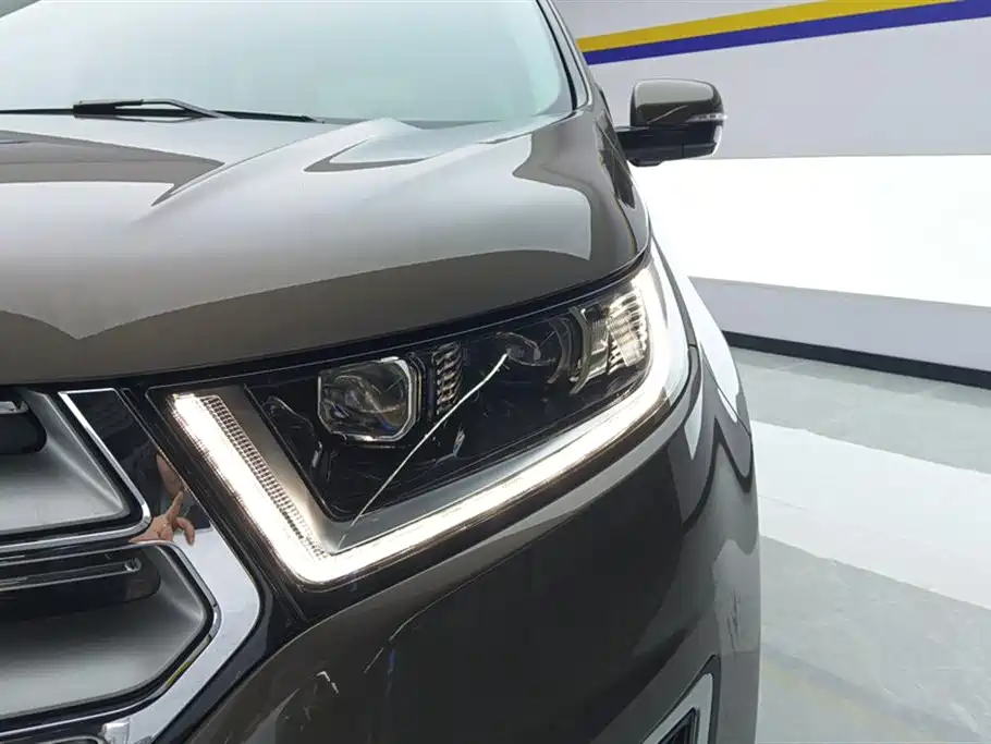 Edge EcoBoost 245 2 WD Grand Sharp 7-seat CN-VI