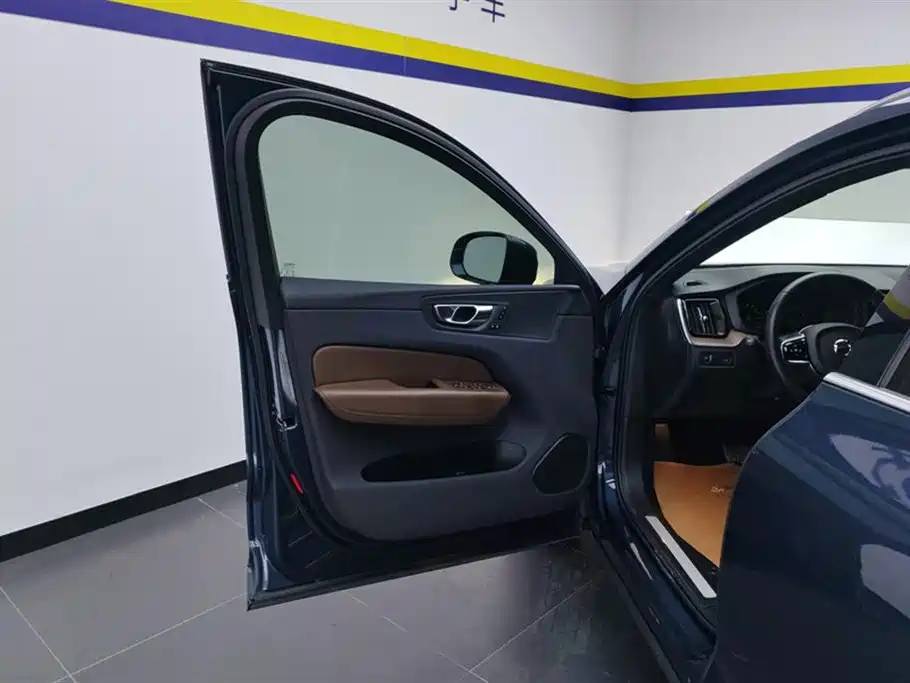 Volvo XC60 T5 4 WD Smart Vision Luxury