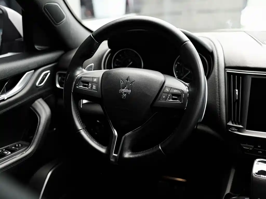 Levante Levante 2022款 2.0 T GT锋芒首发版