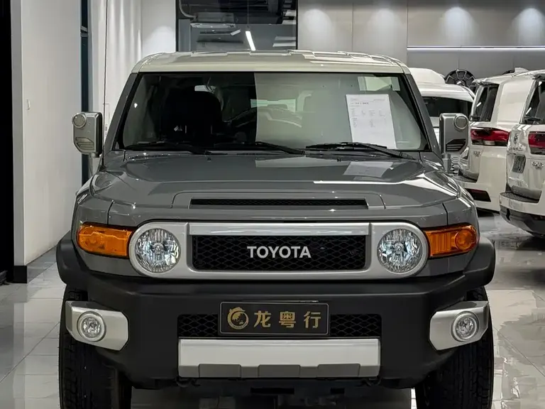 Toyota FJ Cruiser 4.0 L Middle East