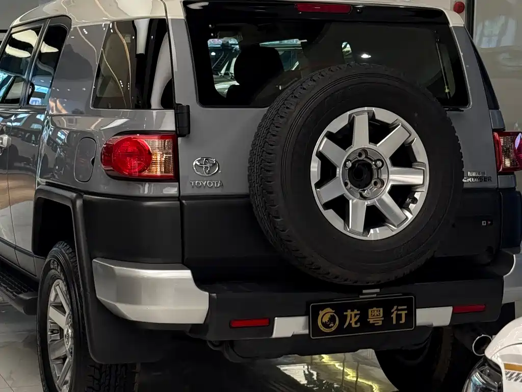FJ Cruiser 4.0 L Middle East