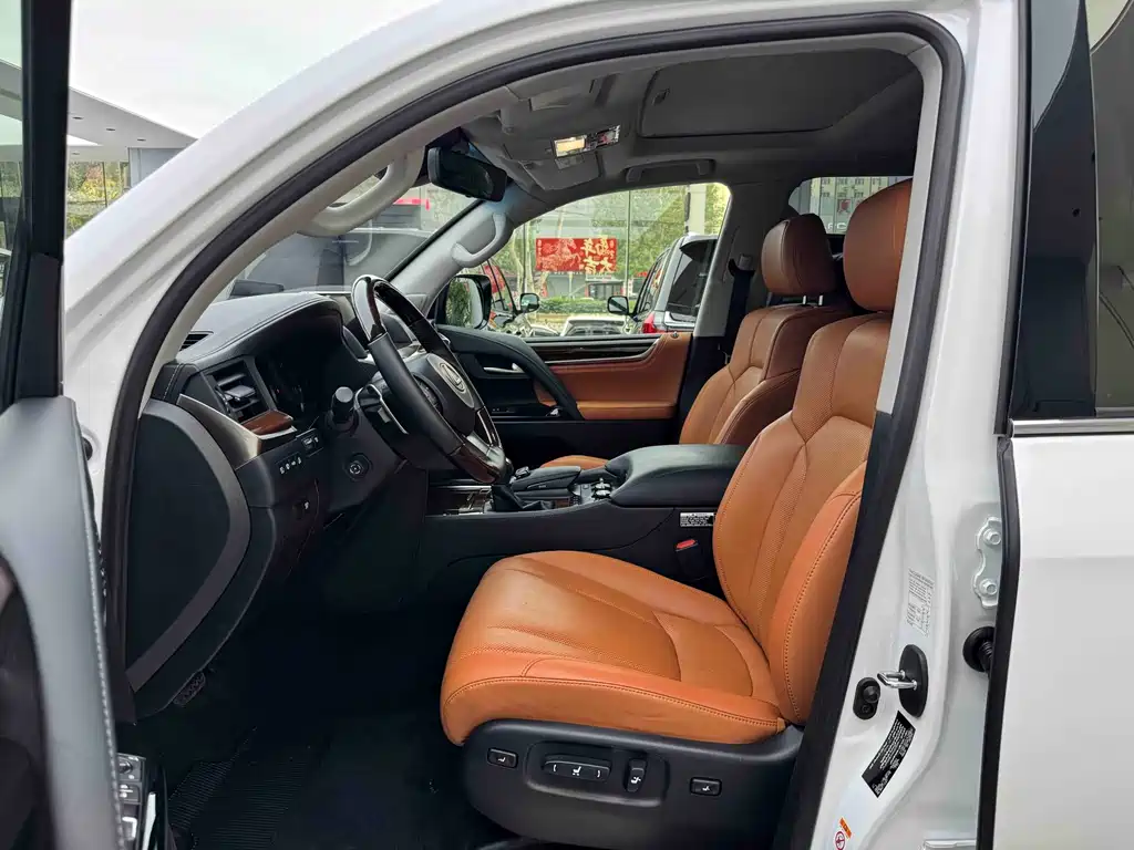 Lexus LX 雷克萨斯LX 2017款 570 中东版
