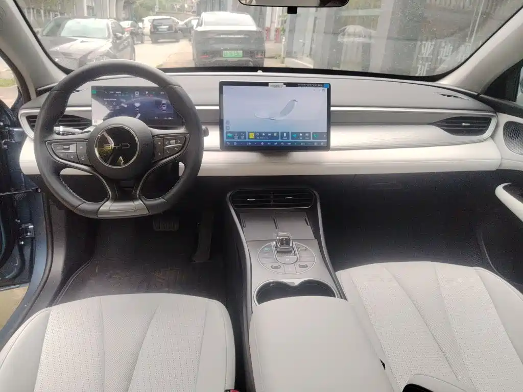 Seal 05 DM-i DM-i Smart Drive 120 KM Flagship