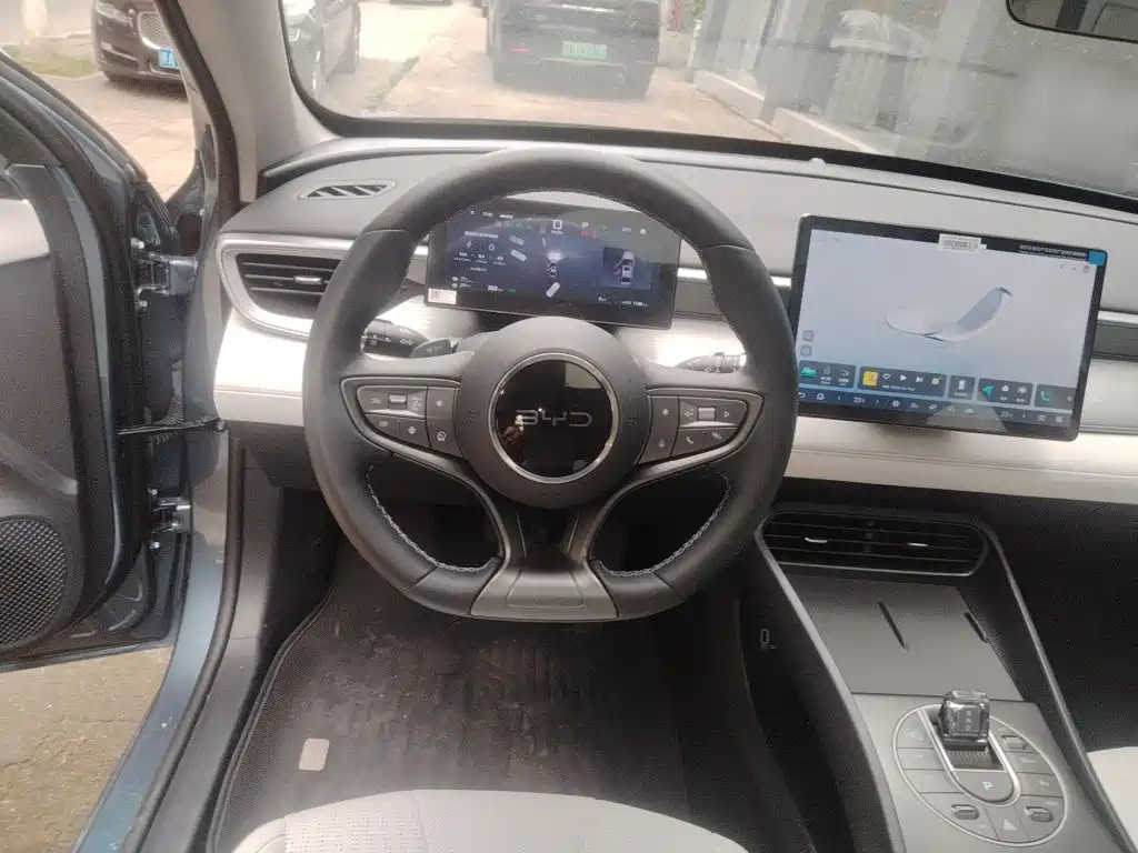 Seal 05 DM-i DM-i Smart Drive 120 KM Flagship