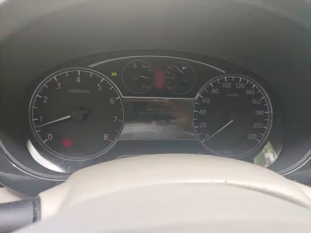Tiida 1.6 L CVT Intelligent