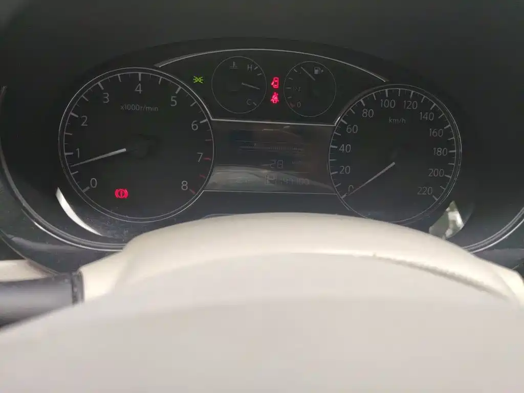 Tiida 1.6 L CVT Intelligent