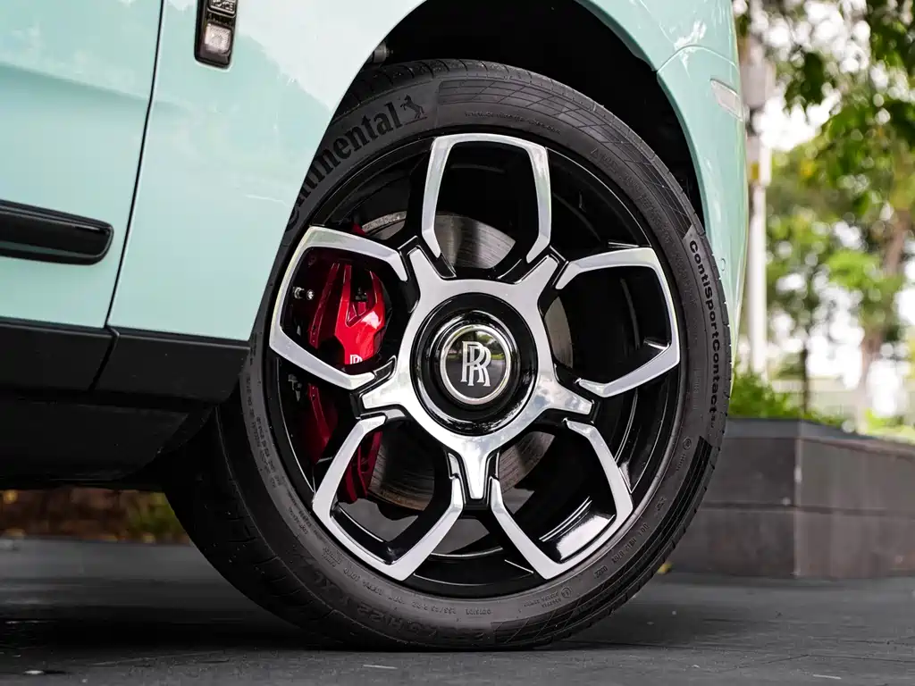 Cullinan Black Badge