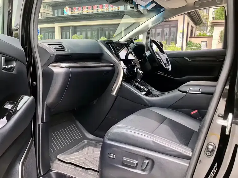 Toyota Alphard 埃尔法 2018款 2.5 L 自动