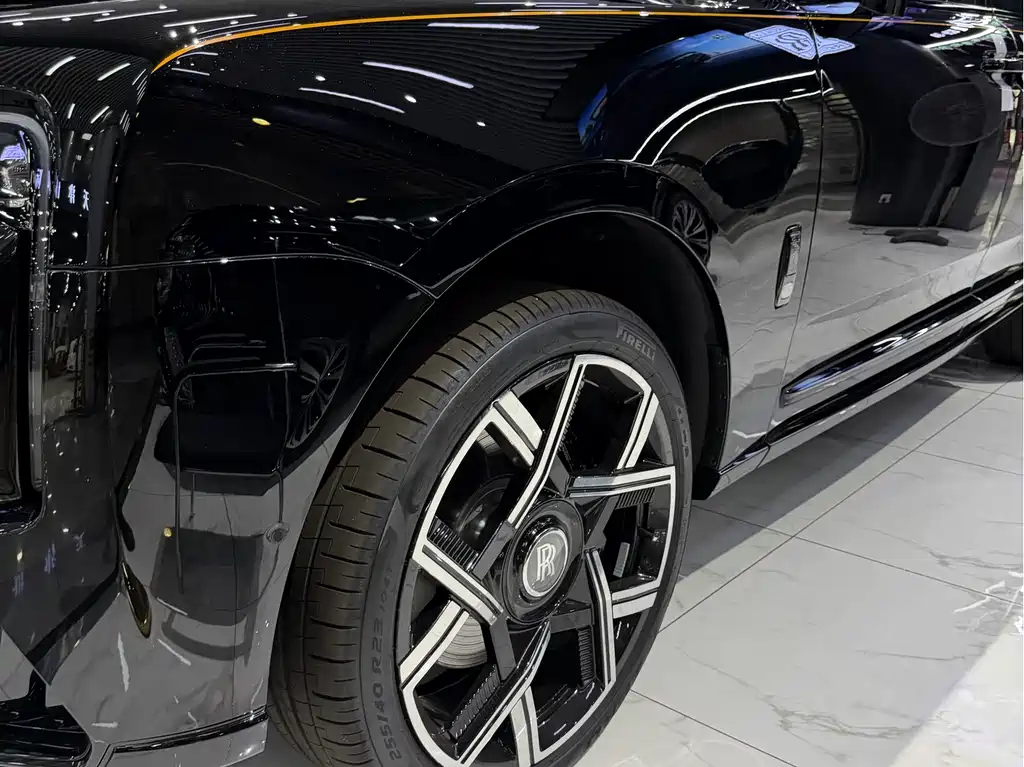 Cullinan Black Badge