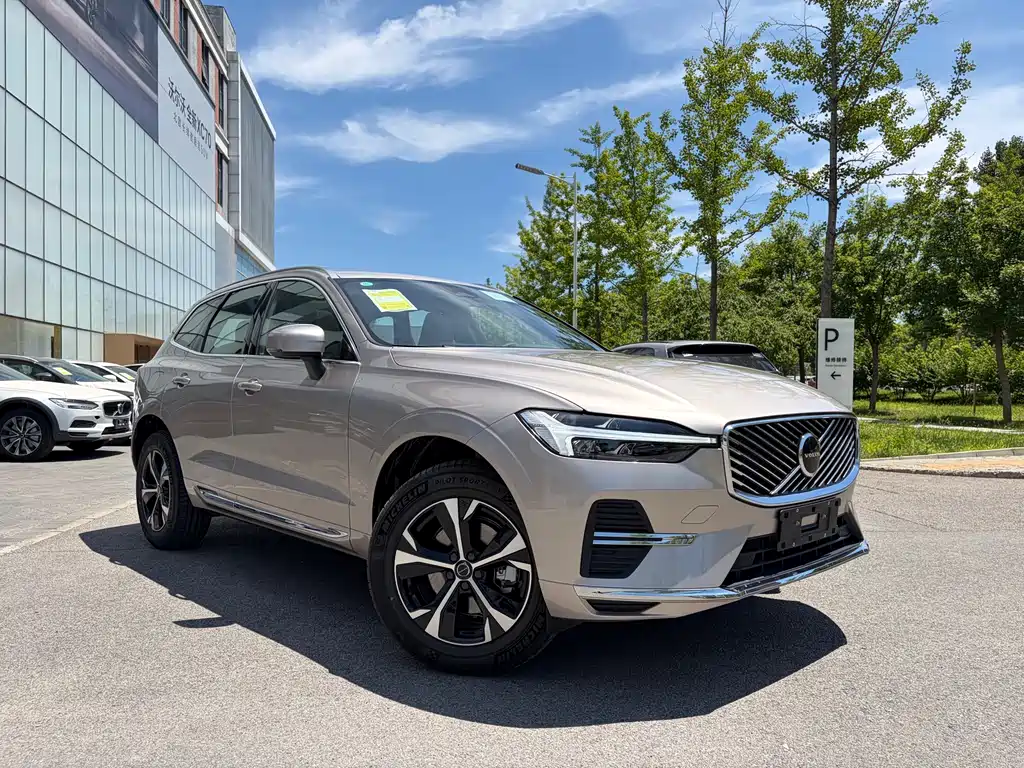 Volvo XC60 B5 4 WD Smart Ease Luxury